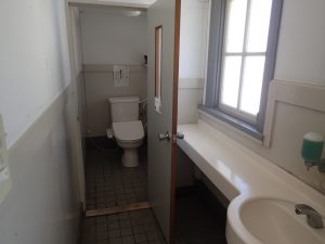 小田原城址公園　二の丸観光案内所　男女兼用トイレ