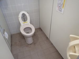 県立おだわら諏訪の原公園　パークセンター　トイレ